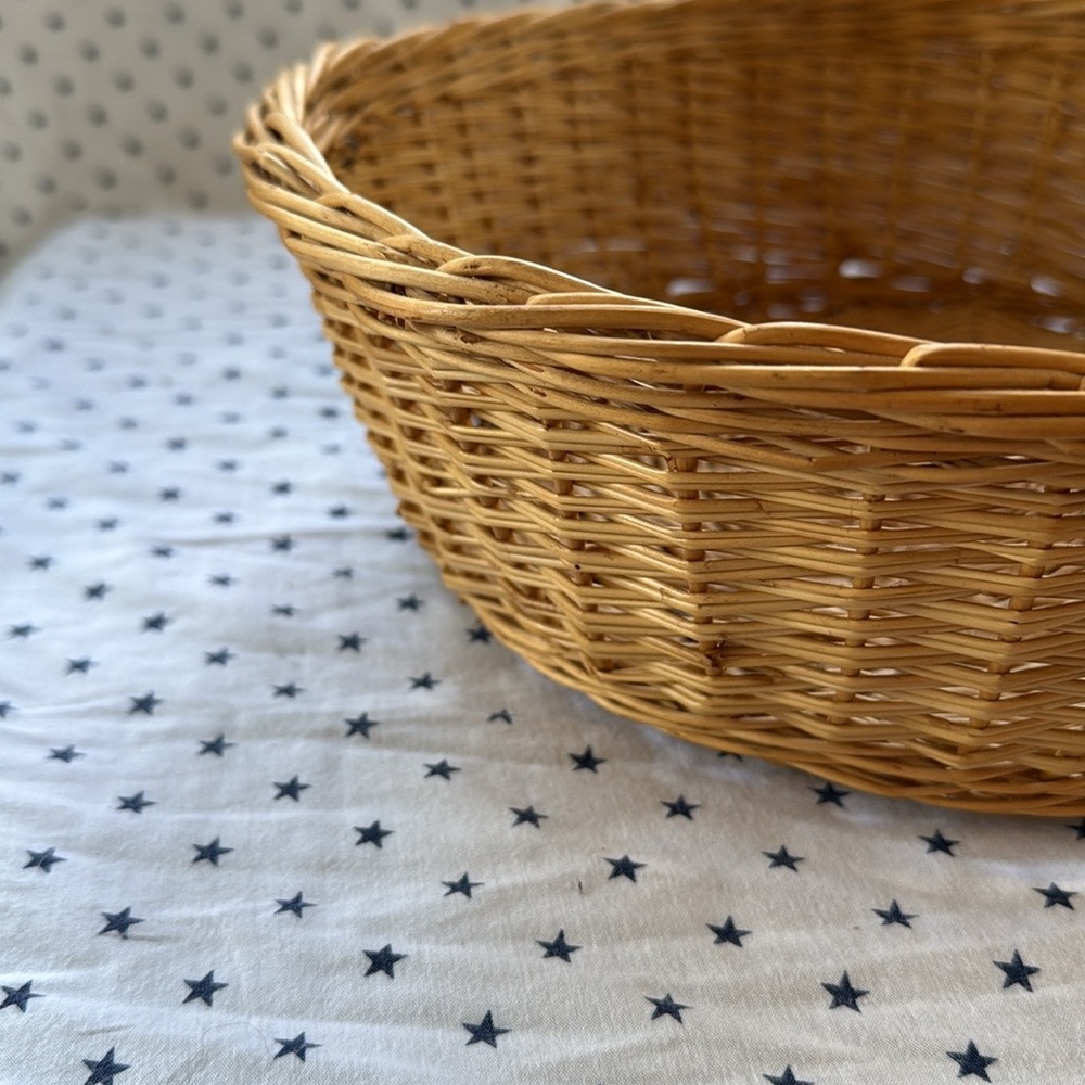 Vintage Round Wicker Fruit / Storage Woven Basket 11.5” Good Used Condition - Picture 13 of 17